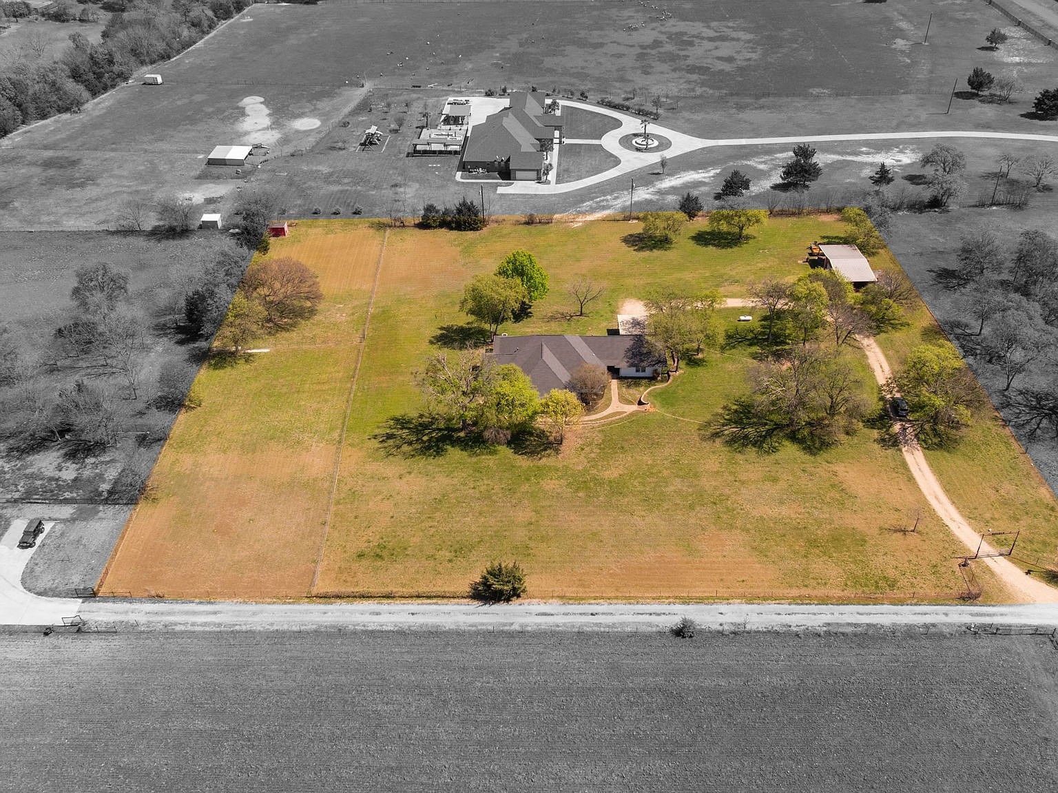 407 Locust Dr Red Oak, TX 75154 - Thumbnail 2