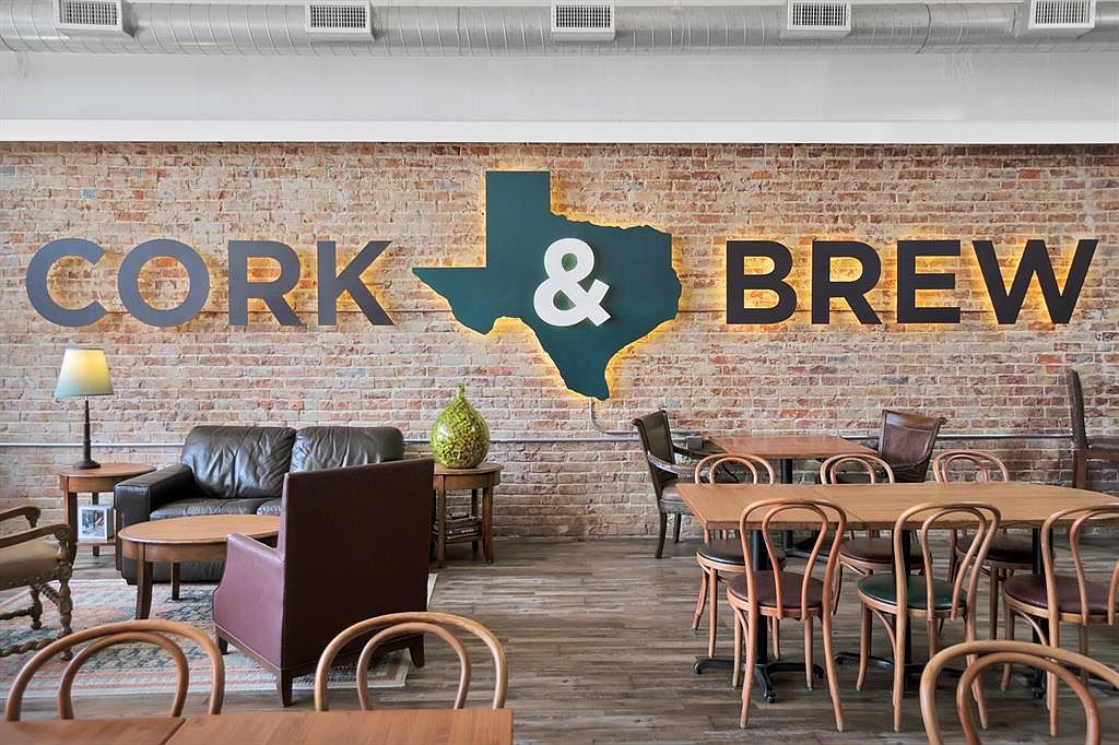 1136 Main St Commerce, TX 75428 - Thumbnail 2