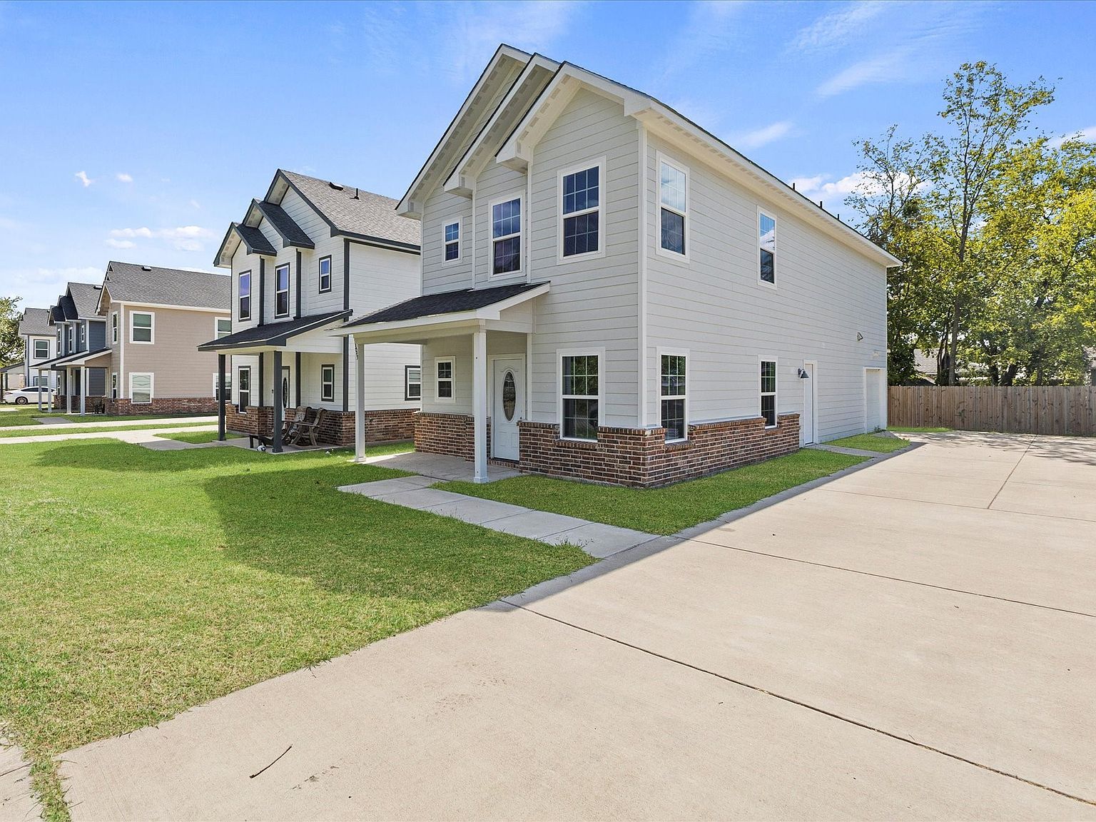 3045 Barling St Greenville, TX 75401 - Thumbnail 2