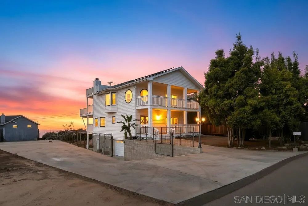 131 Scenic Dr El Cajon, CA 92021 - Thumbnail 2