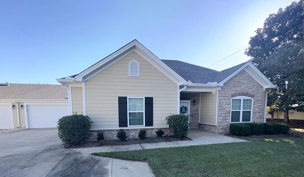 304 Hidden Creek Cir Dothan, AL 36301 - Thumbnail 2