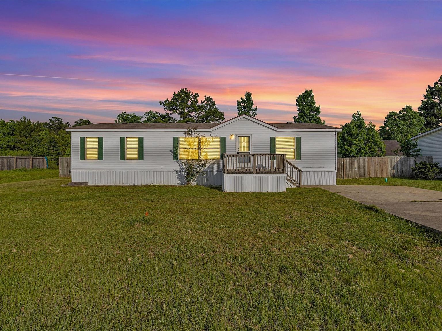 16426 Trenda Ct Conroe, TX 77306 - Thumbnail 2