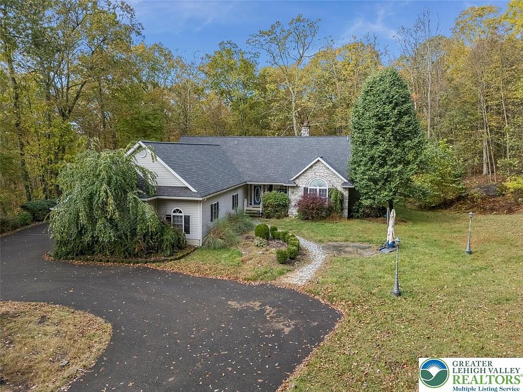 1187 Manzanedo Rd East Stroudsburg, PA 18302 - Thumbnail 2