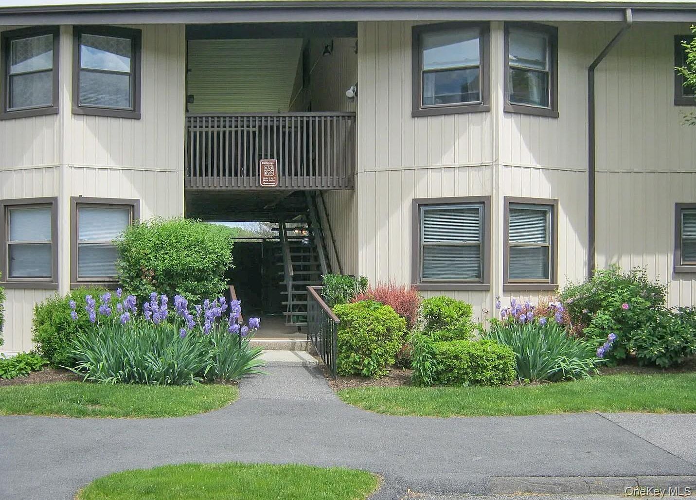 18L Hastings Ct Yorktown Heights, NY 10598  | Condominium