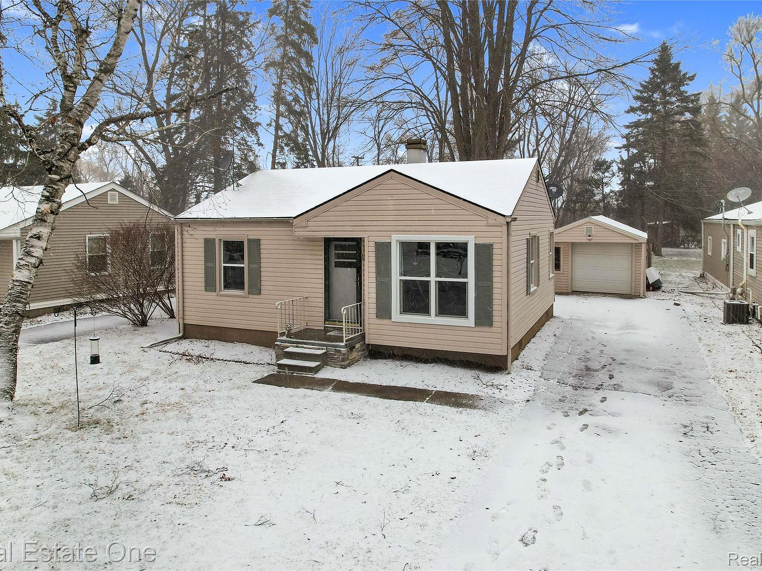 700 Whitney St Brighton, MI 48116 - Thumbnail 2