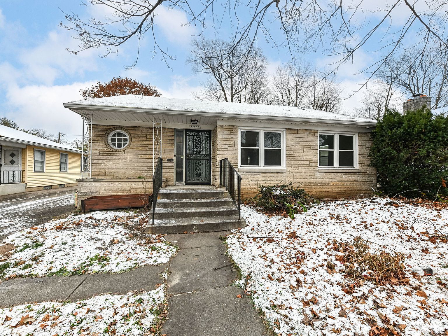 5917 Carrollton Ave Indianapolis, IN 46220 - Thumbnail 2