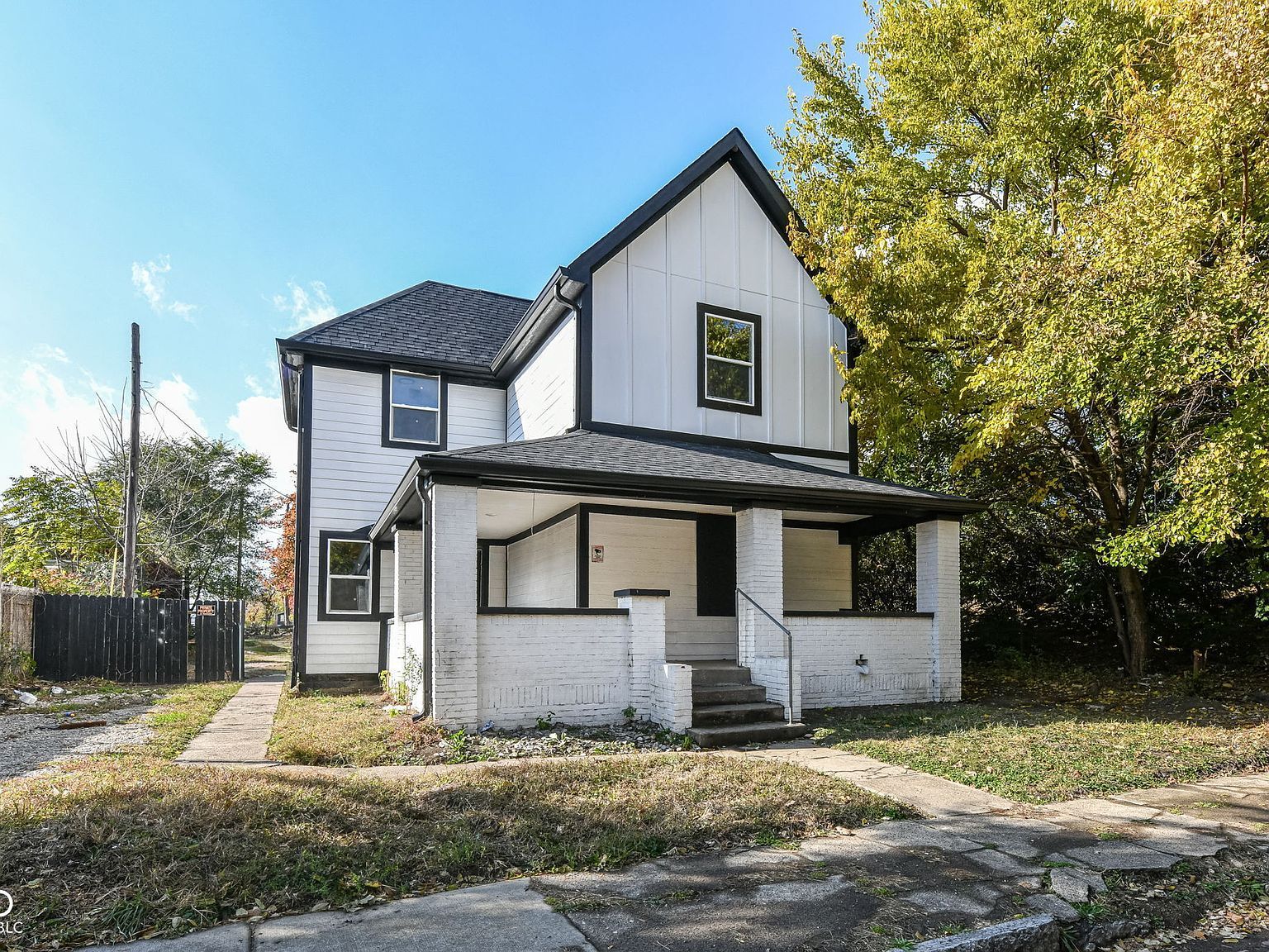 1126 Union St Indianapolis, IN 46225 - Thumbnail 2