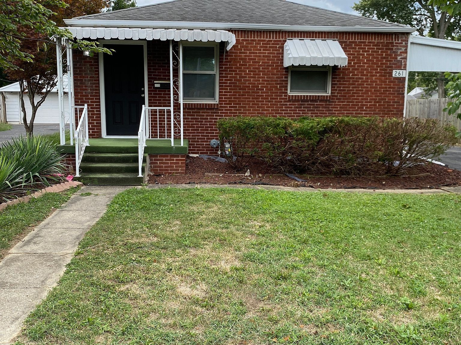 261 S Sheridan Ave Indianapolis, IN 46219 - Thumbnail 2