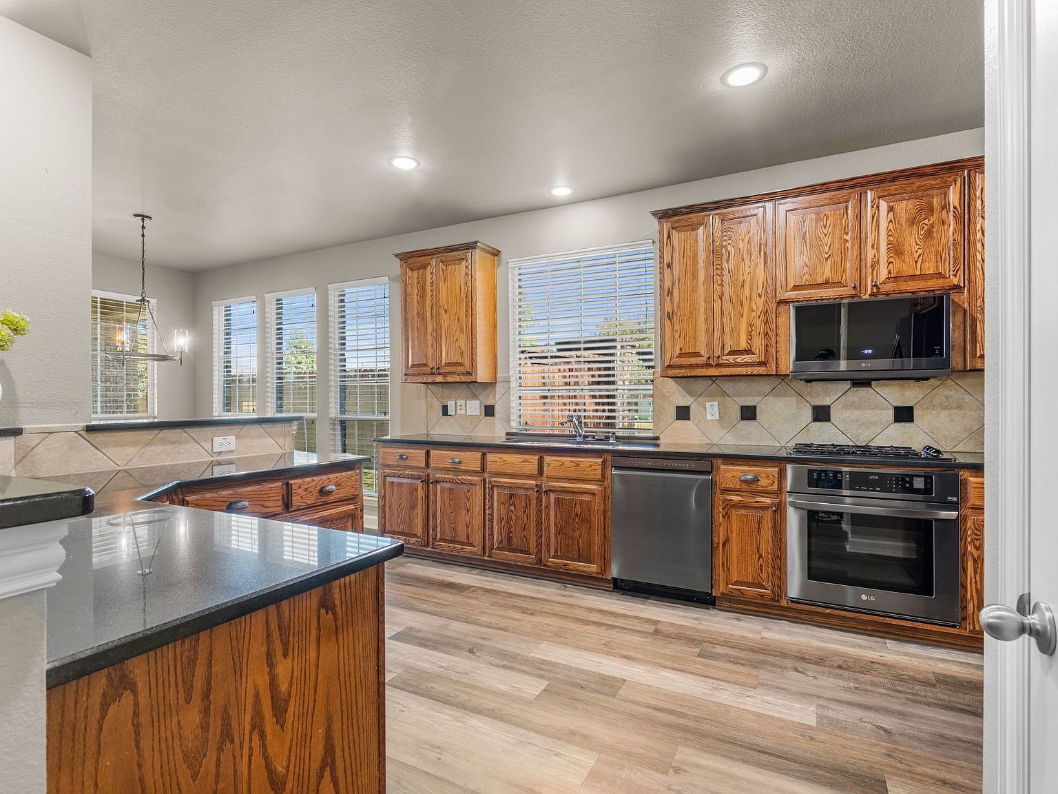 1145 Dayton Dr Argyle, TX 76226 - Thumbnail 2