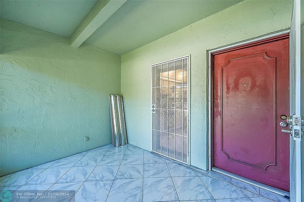 860 SE 6th Ave APT 304 Deerfield Beach, FL 33441 - Thumbnail 2