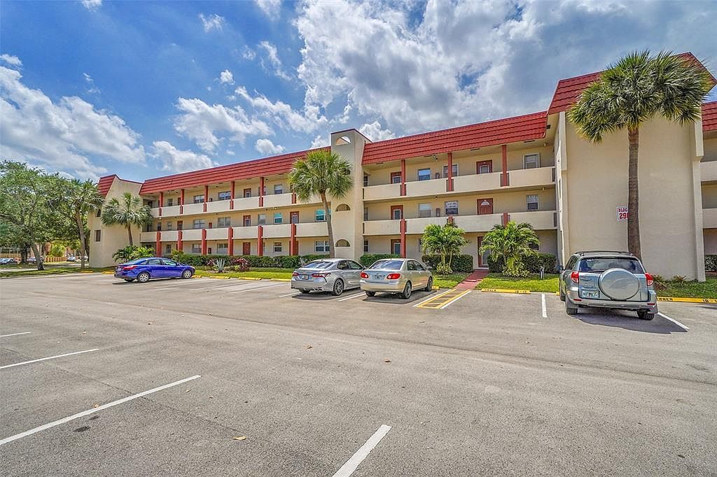 2901 Sunrise Lakes Dr #101 Fort Lauderdale, FL 33322 - Thumbnail 2