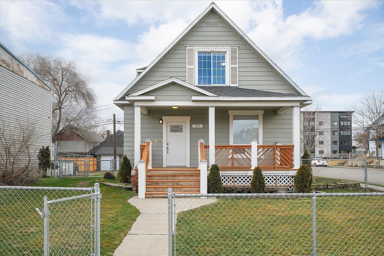 1327 N Howard St Spokane, WA 99201 - Thumbnail 2