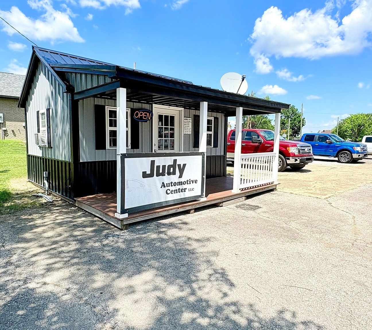 221 E Pat Rady Way Bainbridge, IN 46105 - Thumbnail 2