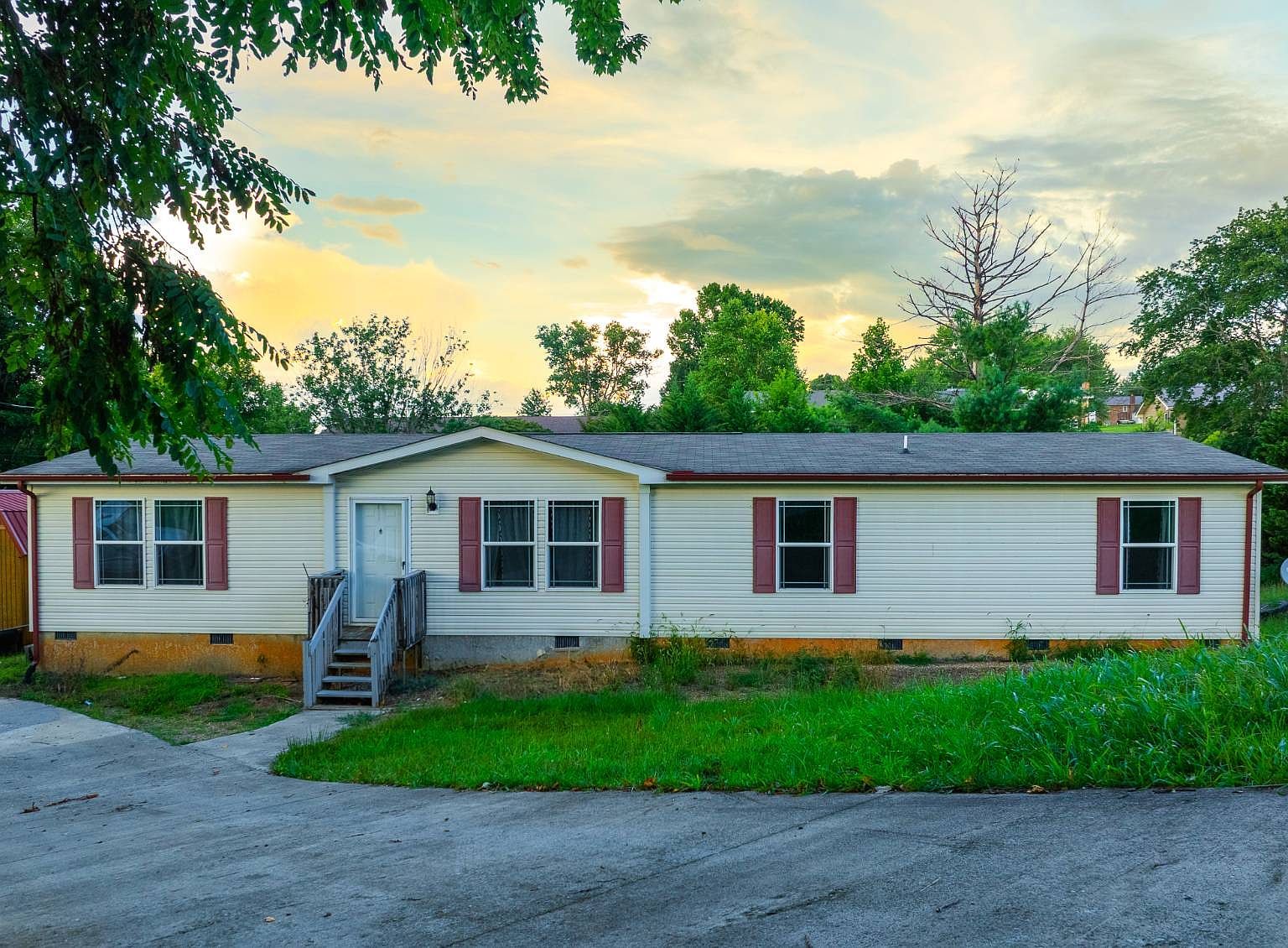 1431 E Church St Greeneville, TN 37745 - Thumbnail 2