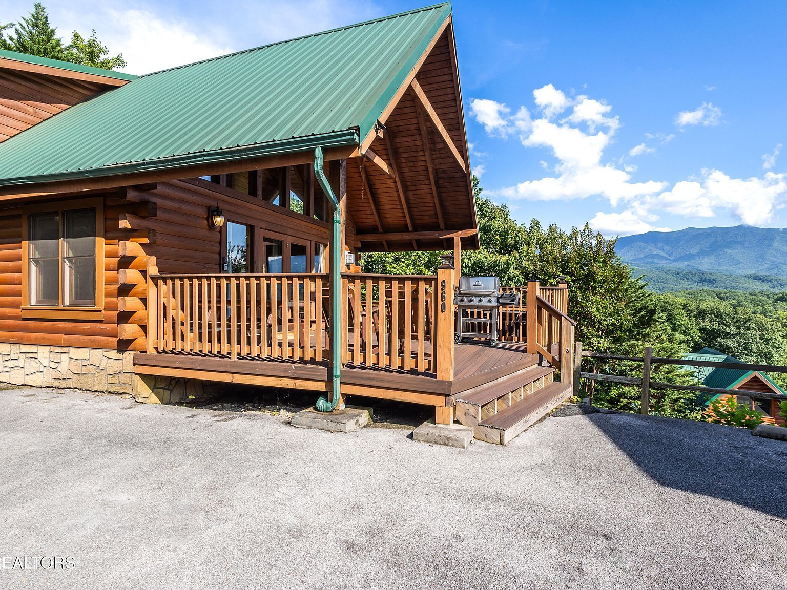 960 High Mountain Way Gatlinburg, TN 37738 - Thumbnail 2