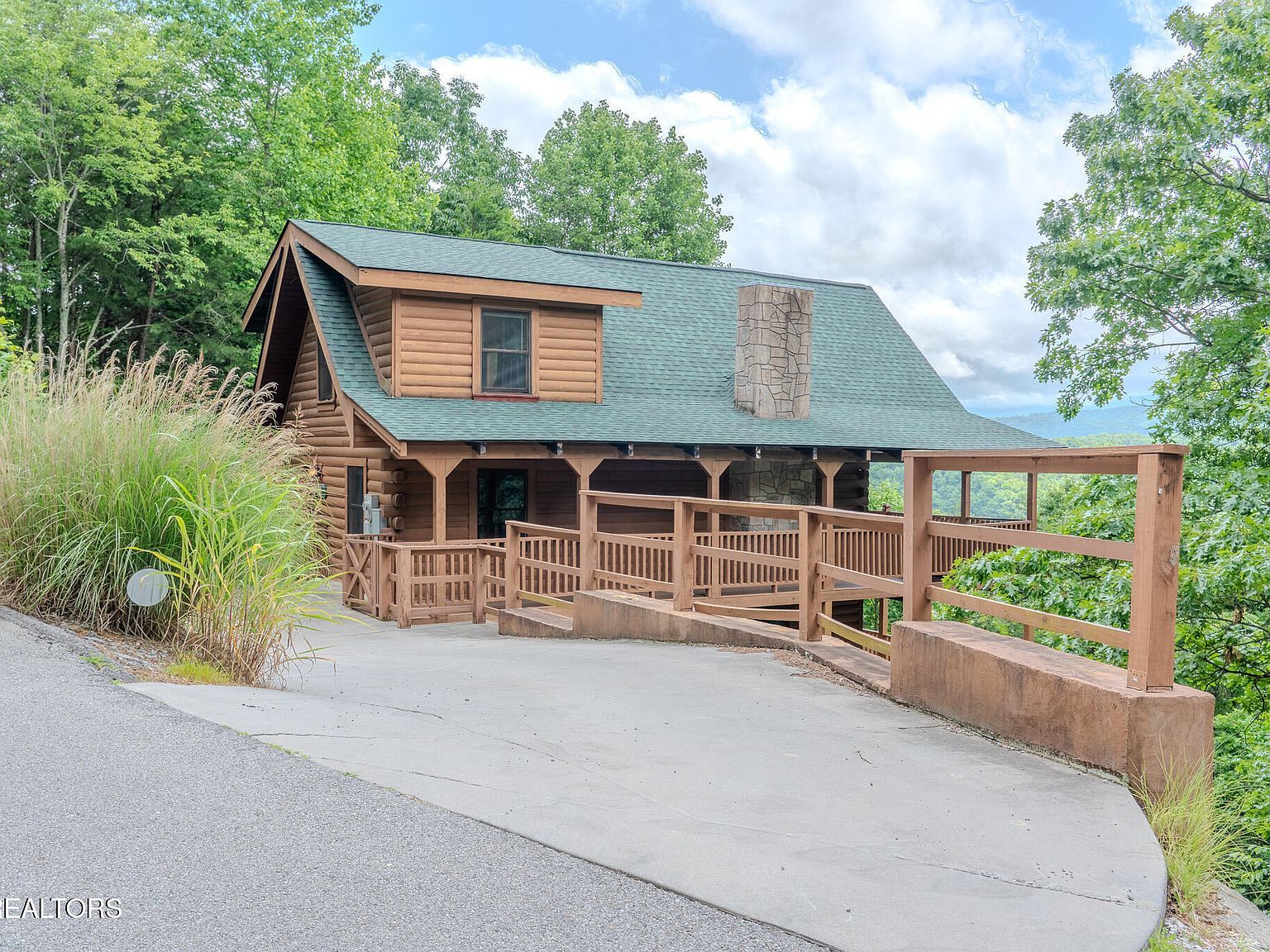 1910 E Mountain View Way Sevierville, TN 37876 - Thumbnail 2