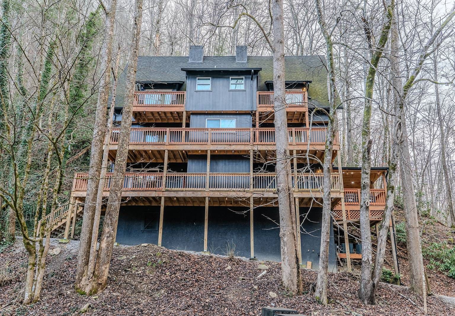 3173 & 3175 N Clear Fork Rd Sevierville, TN 37862 - Thumbnail 2