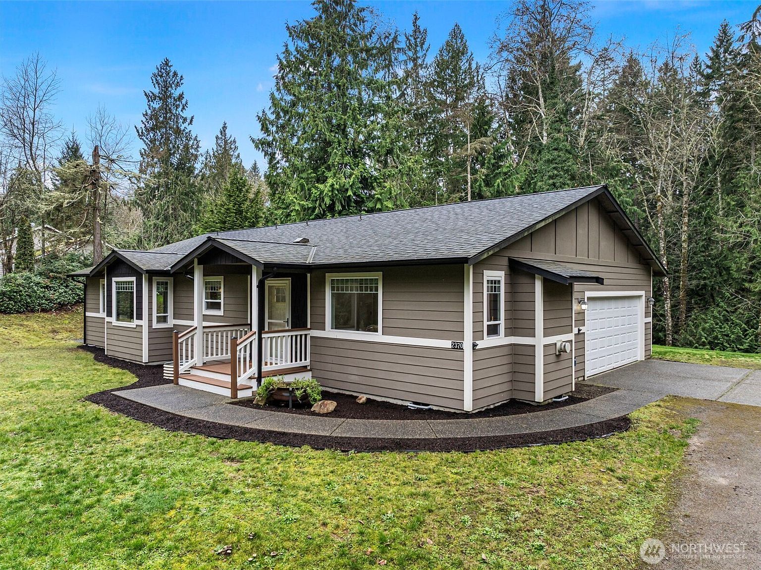 2370 Martin Ave E Port Orchard, WA 98366 - Thumbnail 2