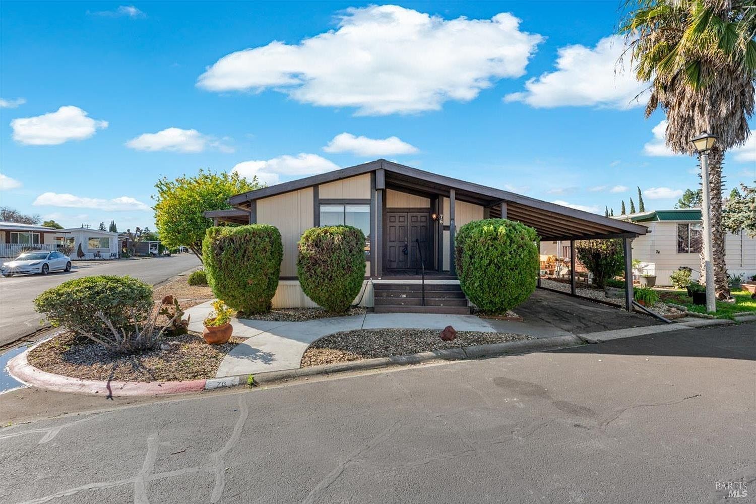 76 Lemon Tree Cir Vacaville, CA 95687 - Thumbnail 2