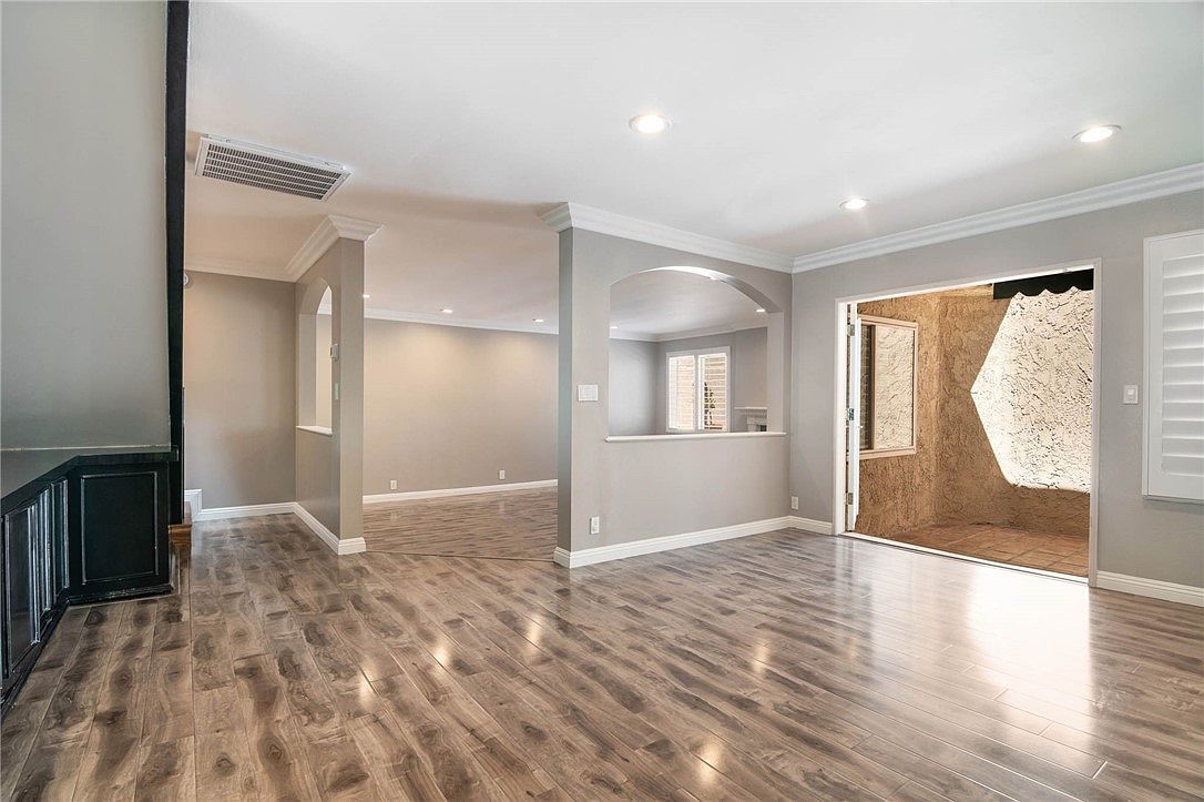 5401 Zelzah Ave APT 115 Encino, CA 91316, 91316