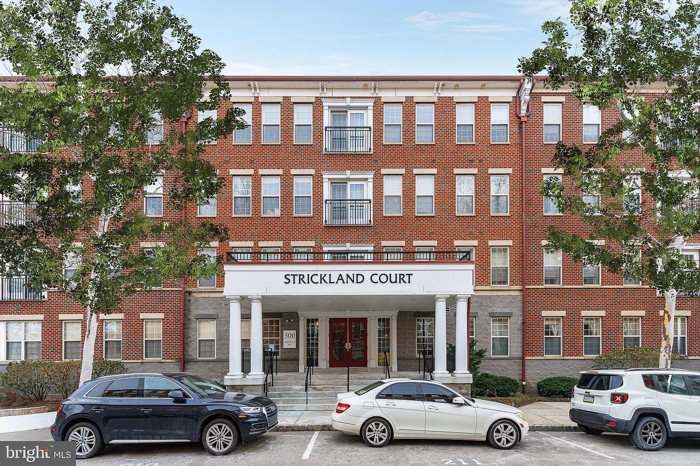 500 Admirals Way APT 214 Philadelphia, PA 19146 - Thumbnail 2