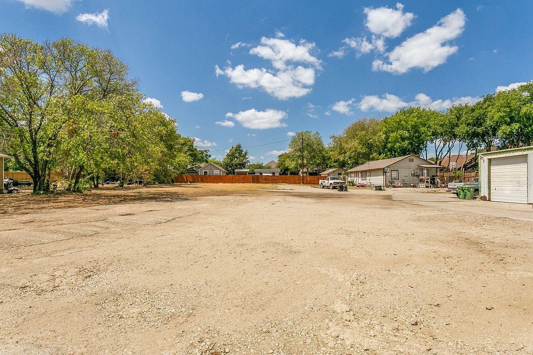 415 Jones St Grapevine, TX 76051 - Thumbnail 2