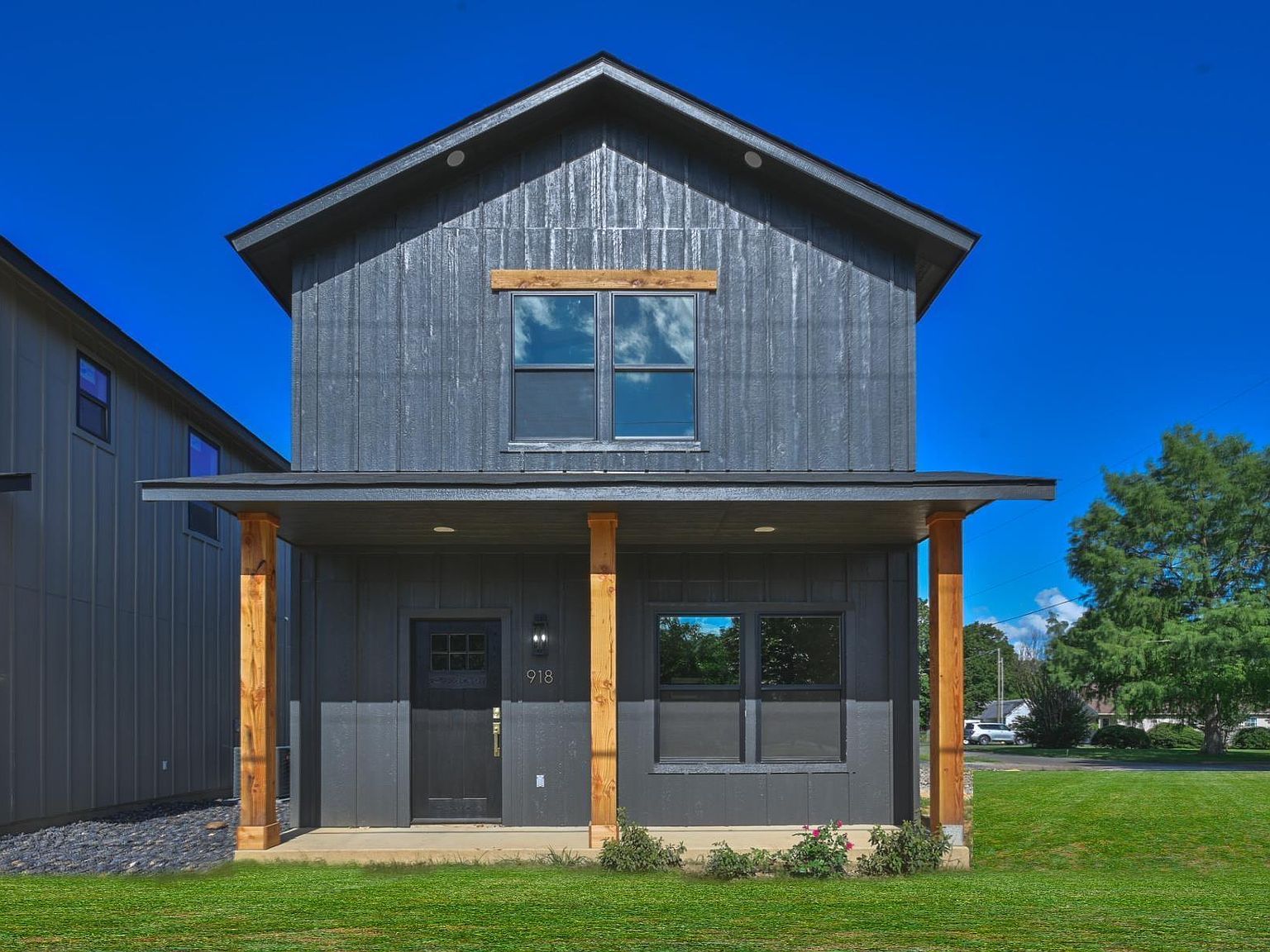 918 Reine St Mena, AR 71953 - Thumbnail 2