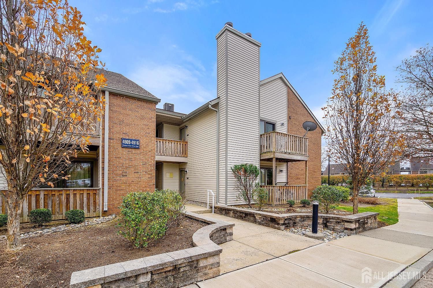 4914 Ravens Crest Dr Plainsboro, NJ 08536 - Thumbnail 2