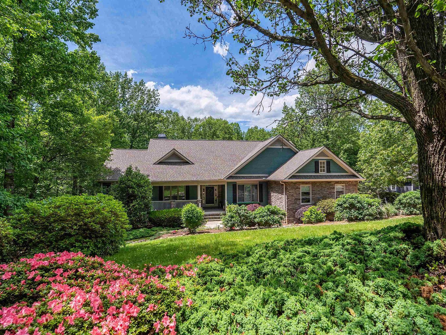 8 Rustic Ct Landrum, SC 29356 - Thumbnail 2