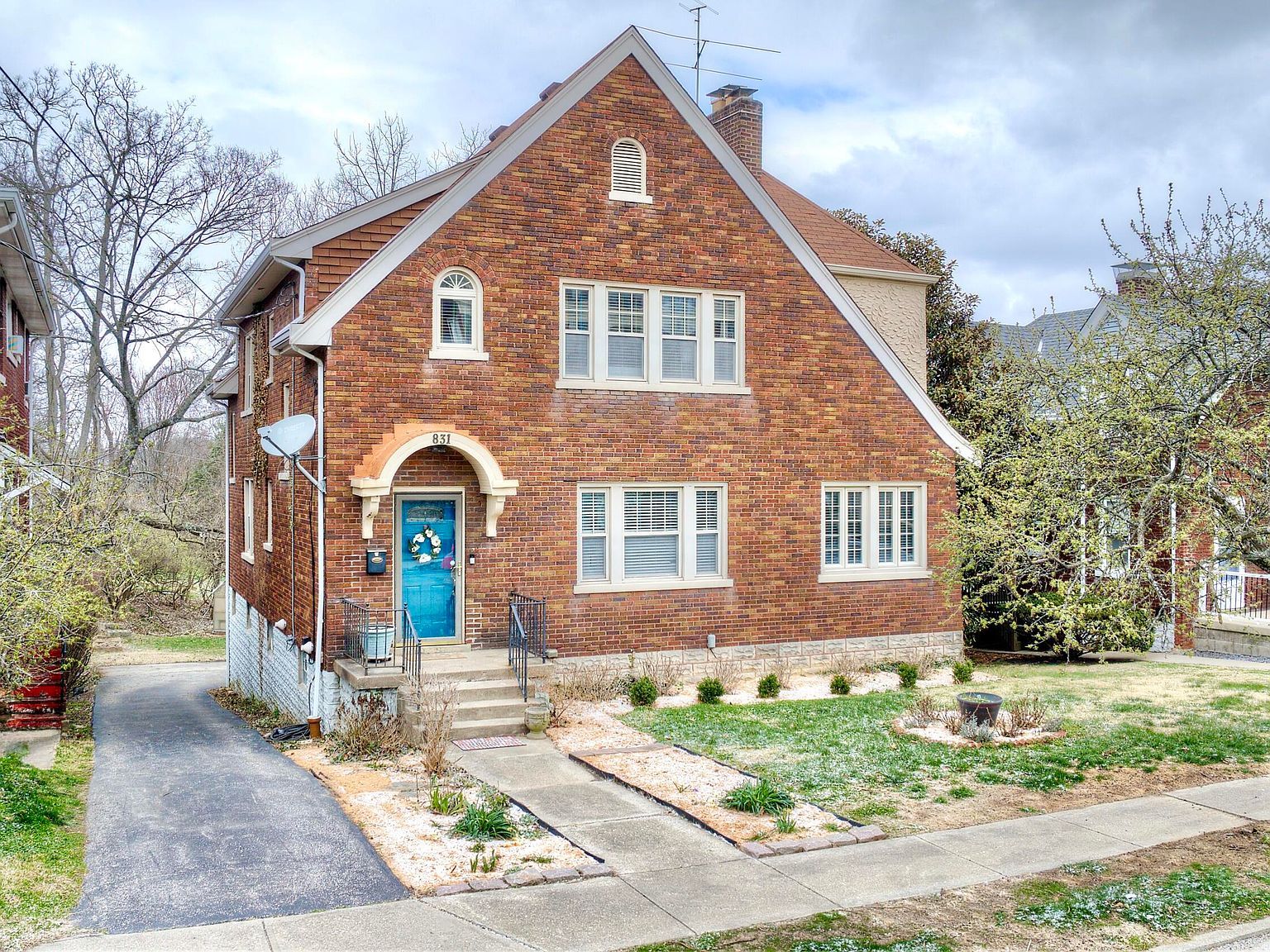 831 N Fort Thomas Ave Fort Thomas, KY 41075  | Single Family