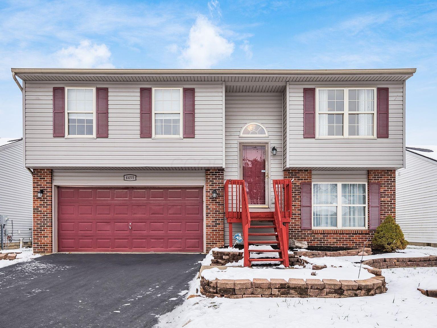 4455 Catamaran Dr Columbus, OH 43207 - Thumbnail 2