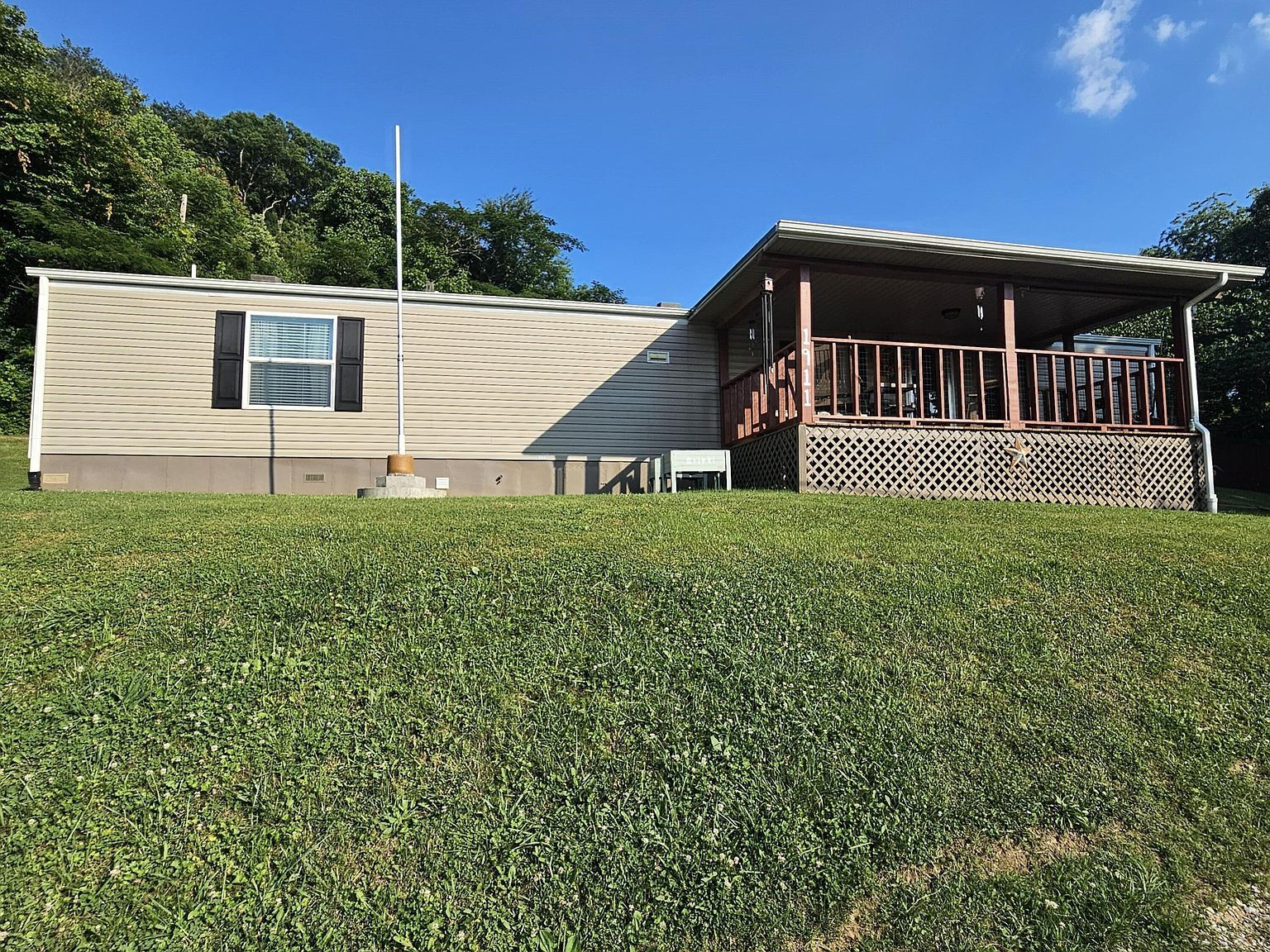 1911 Branam Hill Rd Jellico, TN 37762 - Thumbnail 2