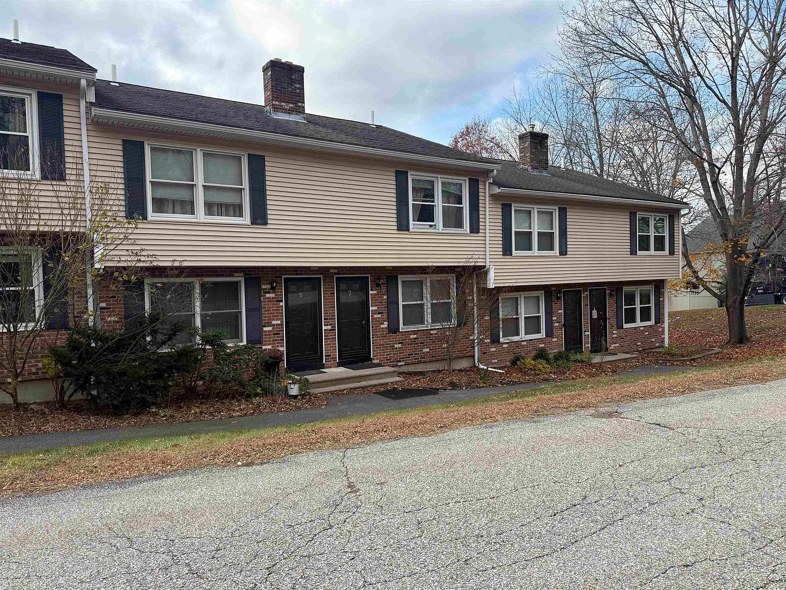 7 Picadilly Ct Manchester, NH 03104 - Thumbnail 2