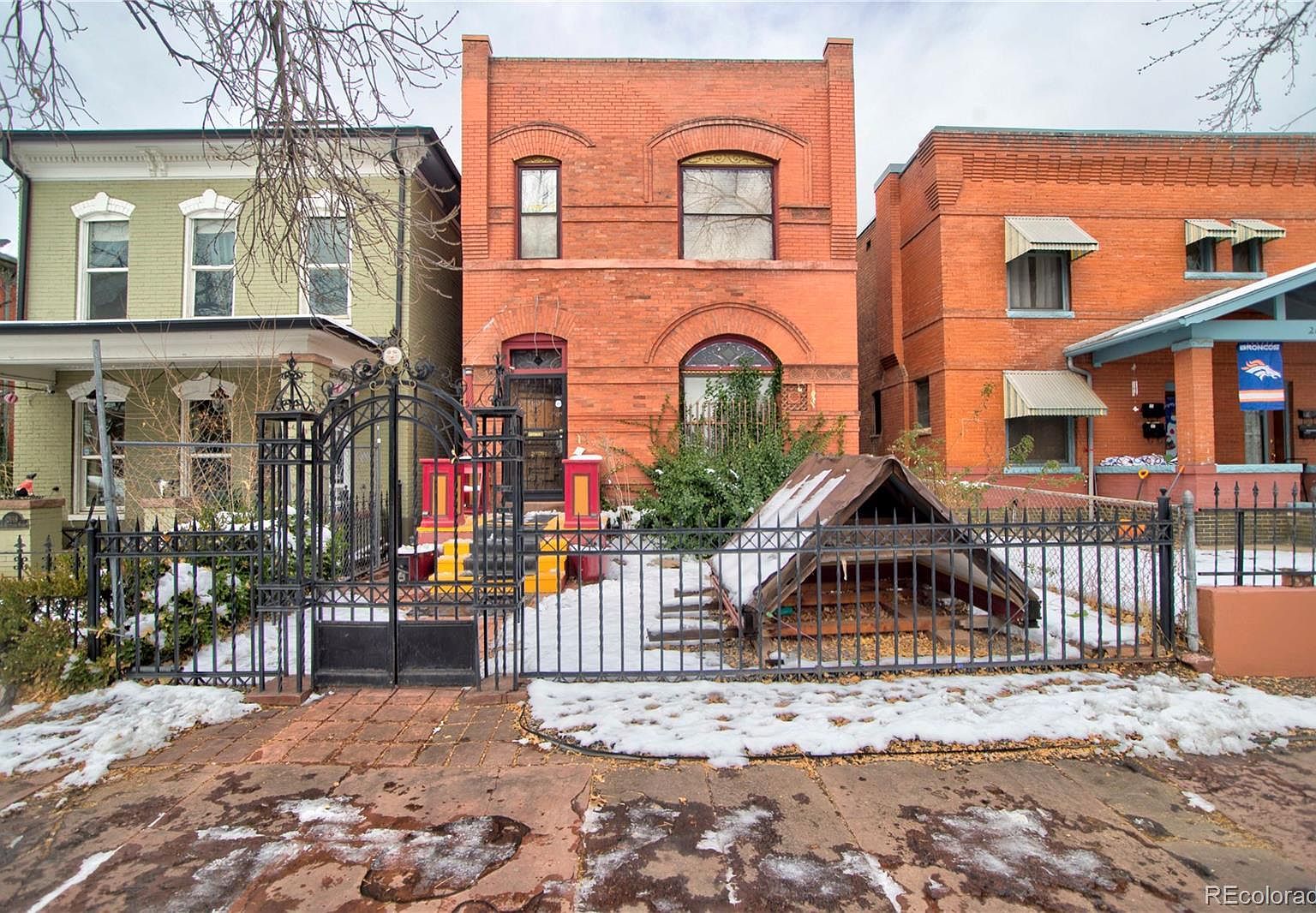 2623 Stout St Denver, CO 80205 - Thumbnail 2