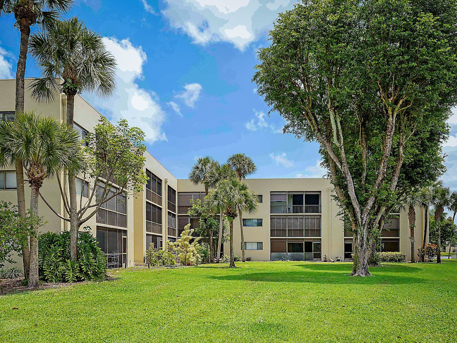 5160 Las Verdes Cir APT 117 Delray Beach, FL 33484, 33484