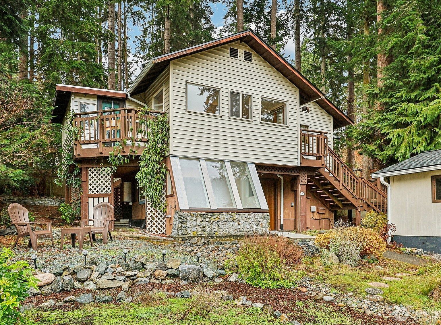 1095 Worthy Pl Greenbank, WA 98253 - Thumbnail 2