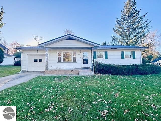 327 Eaton St Breckenridge, MI 48615 - Thumbnail 2