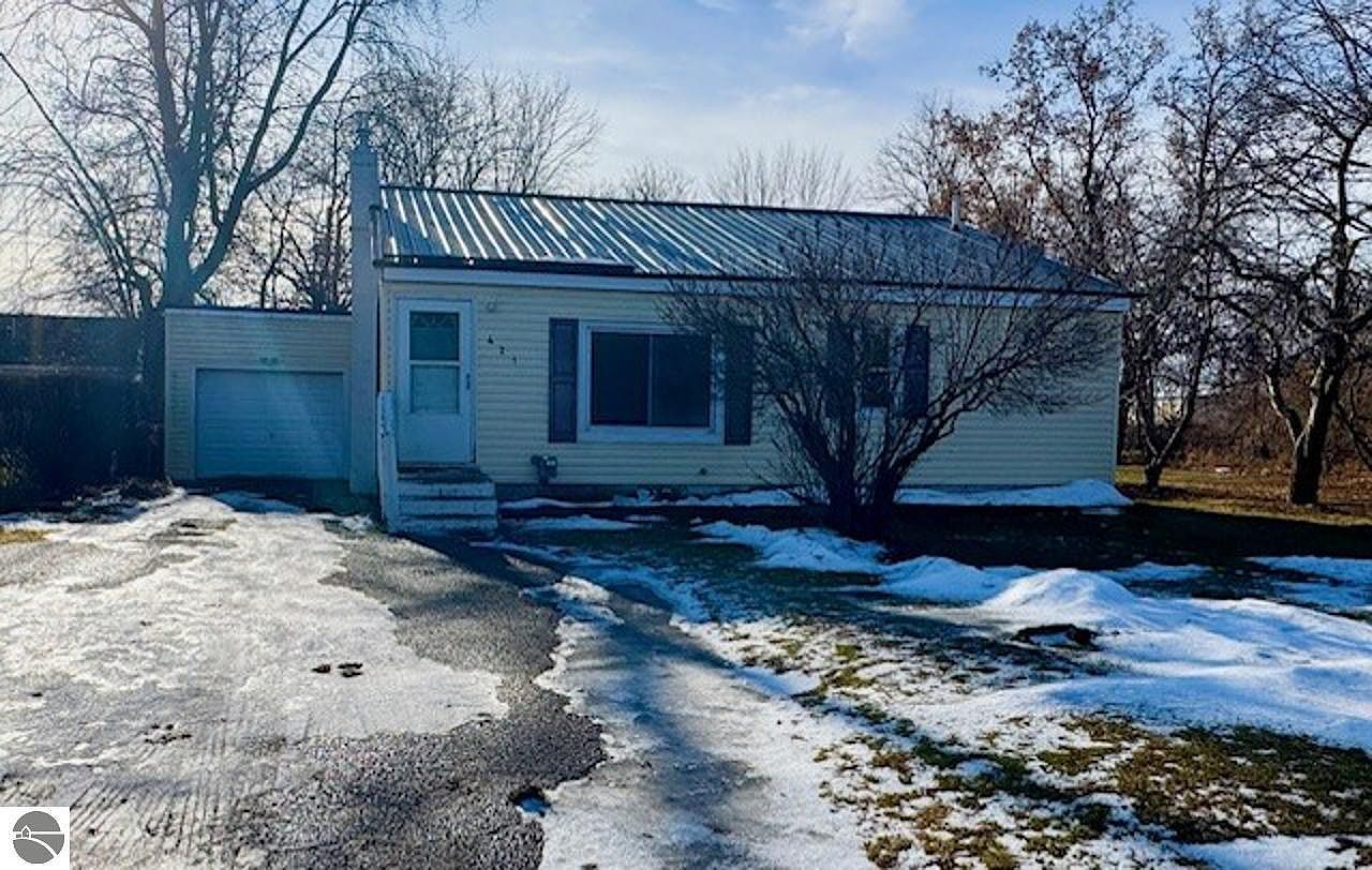 421 Brown St Saint Louis, MI 48880 - Thumbnail 2