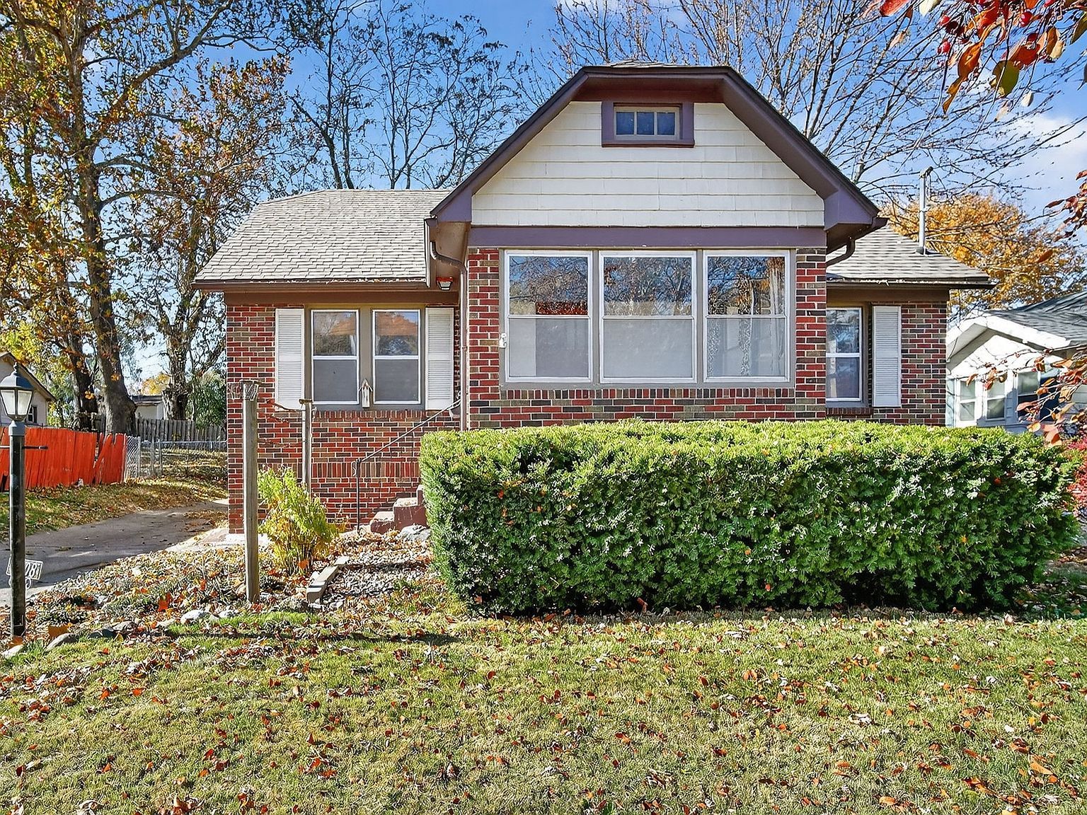 2208 38th St Des Moines, IA 50310 - Thumbnail 2