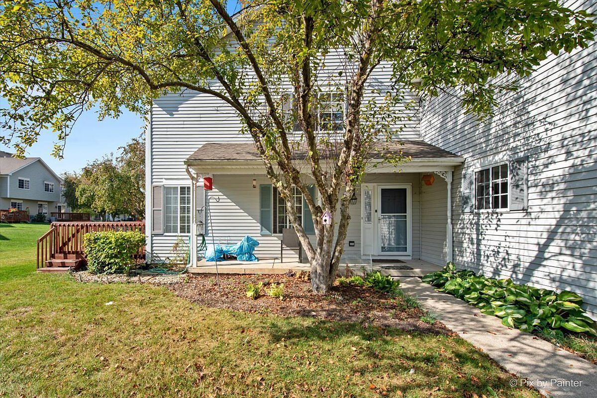 212 Village Creek Dr Lake In The Hills, IL 60156 - Thumbnail 2