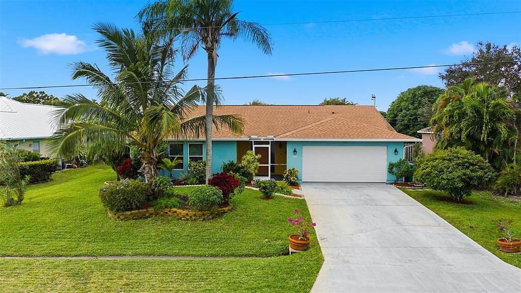 2360 SE Bordeaux Ct Port Saint Lucie, FL 34952 - Thumbnail 2