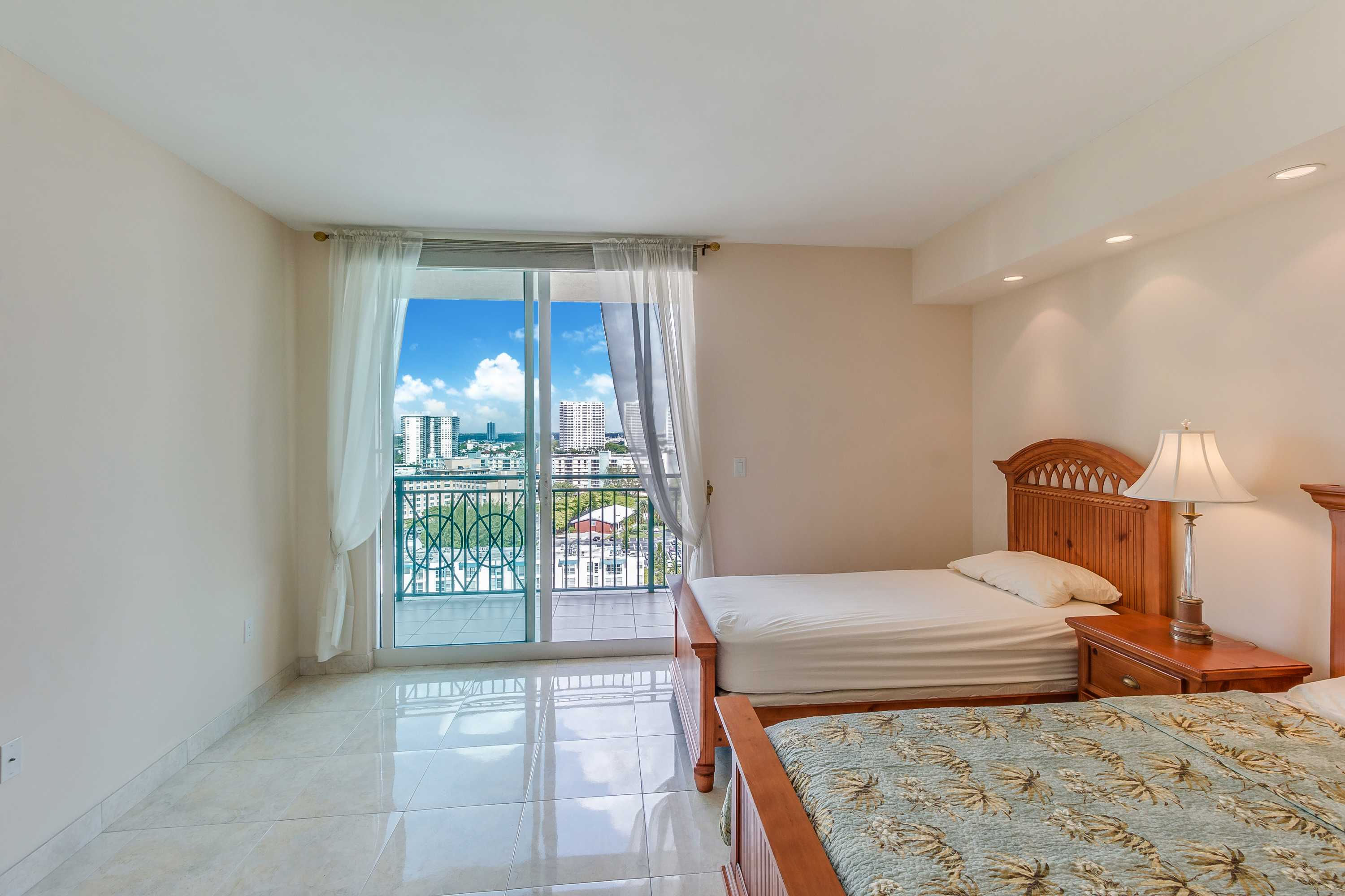 17555 Atlantic Blvd, #TS2 Sunny Isles Beach, FL 33160, USA - Thumbnail 3