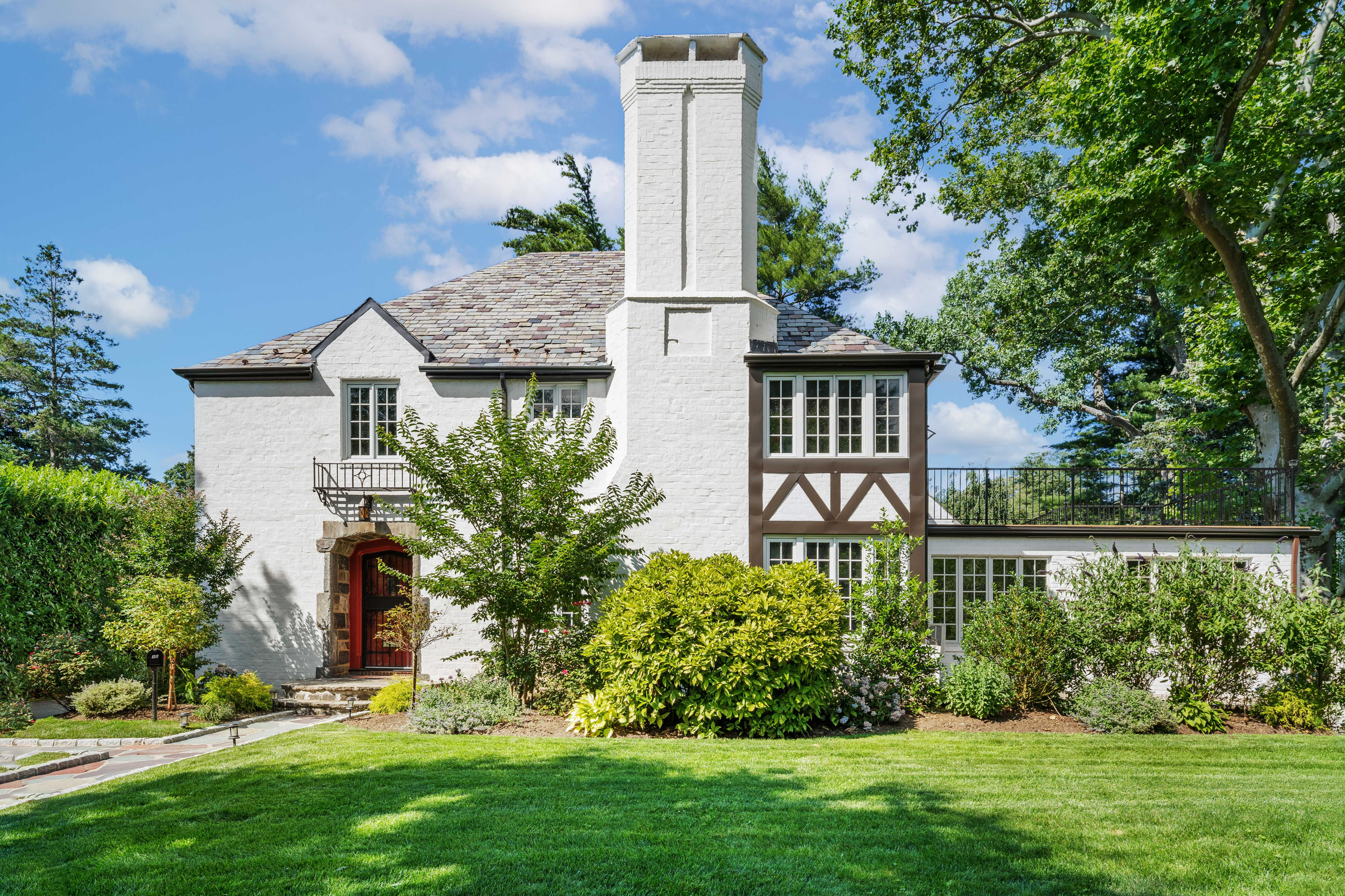 15 Surrey Road, Great Neck, NY, USA, 11020 - Thumbnail 2