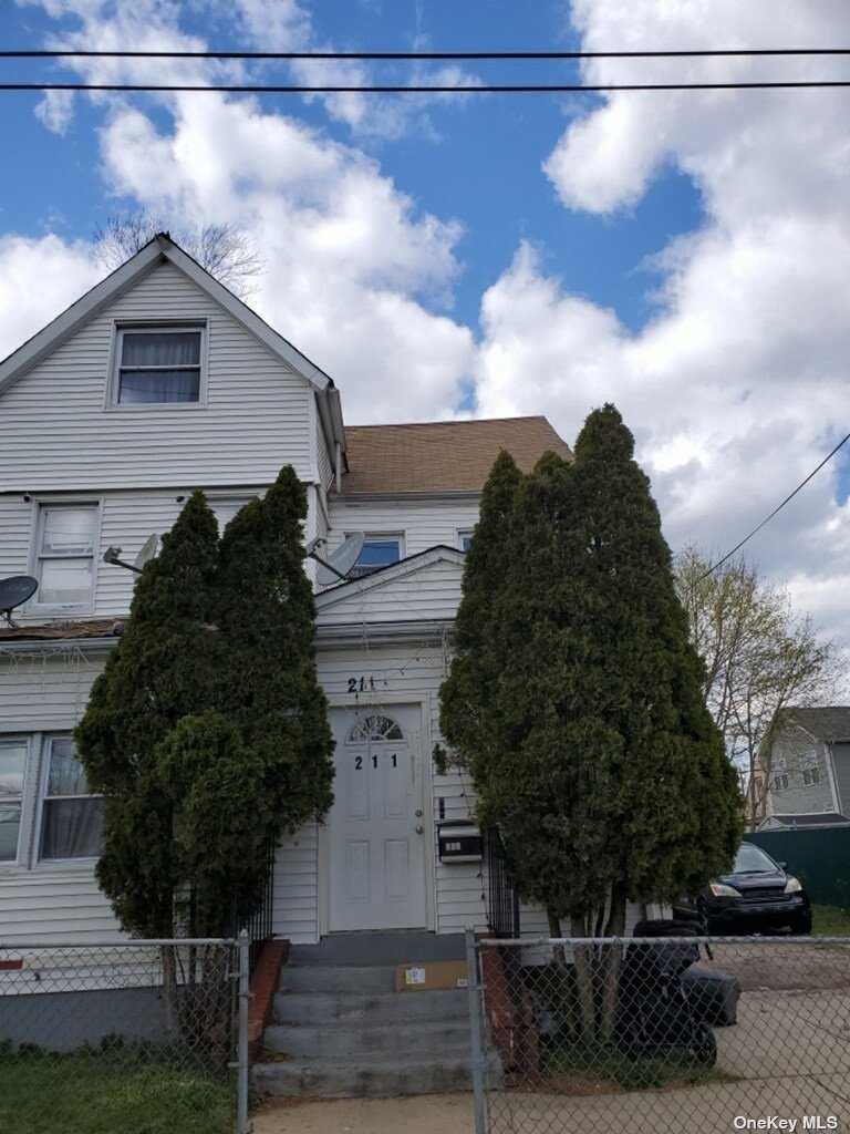 211 Yale Street, Hempstead, NY, USA, 11550  | Multi Family