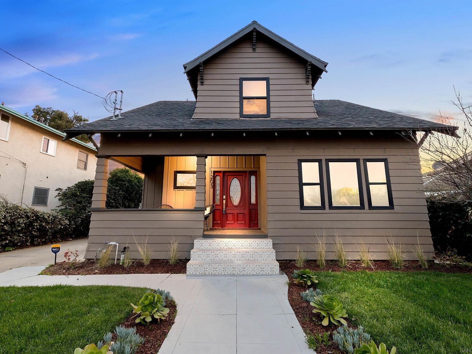 1203 N Normandie Ave Los Angeles, CA 90029 - Thumbnail 2