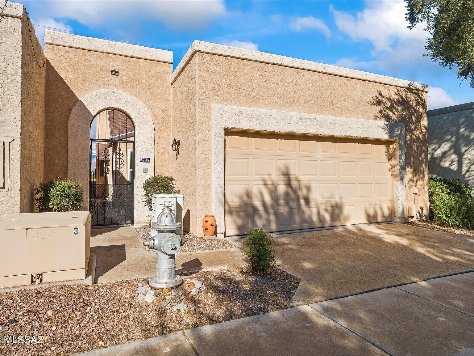 9737 E 1st St Tucson, AZ 85748 - Thumbnail 2