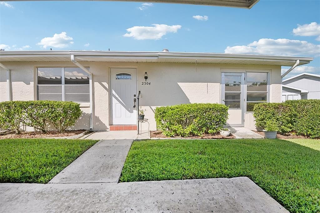 2304 Glenmore Cir #327 Sun City Center, FL 33573 - Thumbnail 2