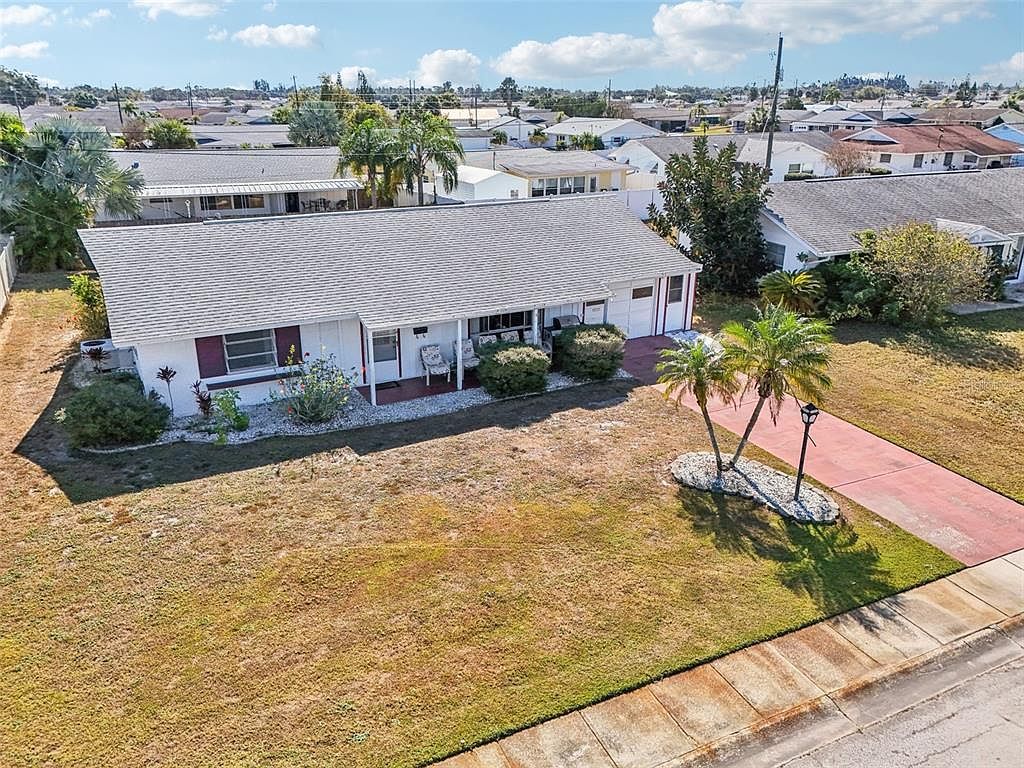 722 Tam O Shanter Ave Sun City Center, FL 33573 - Thumbnail 2