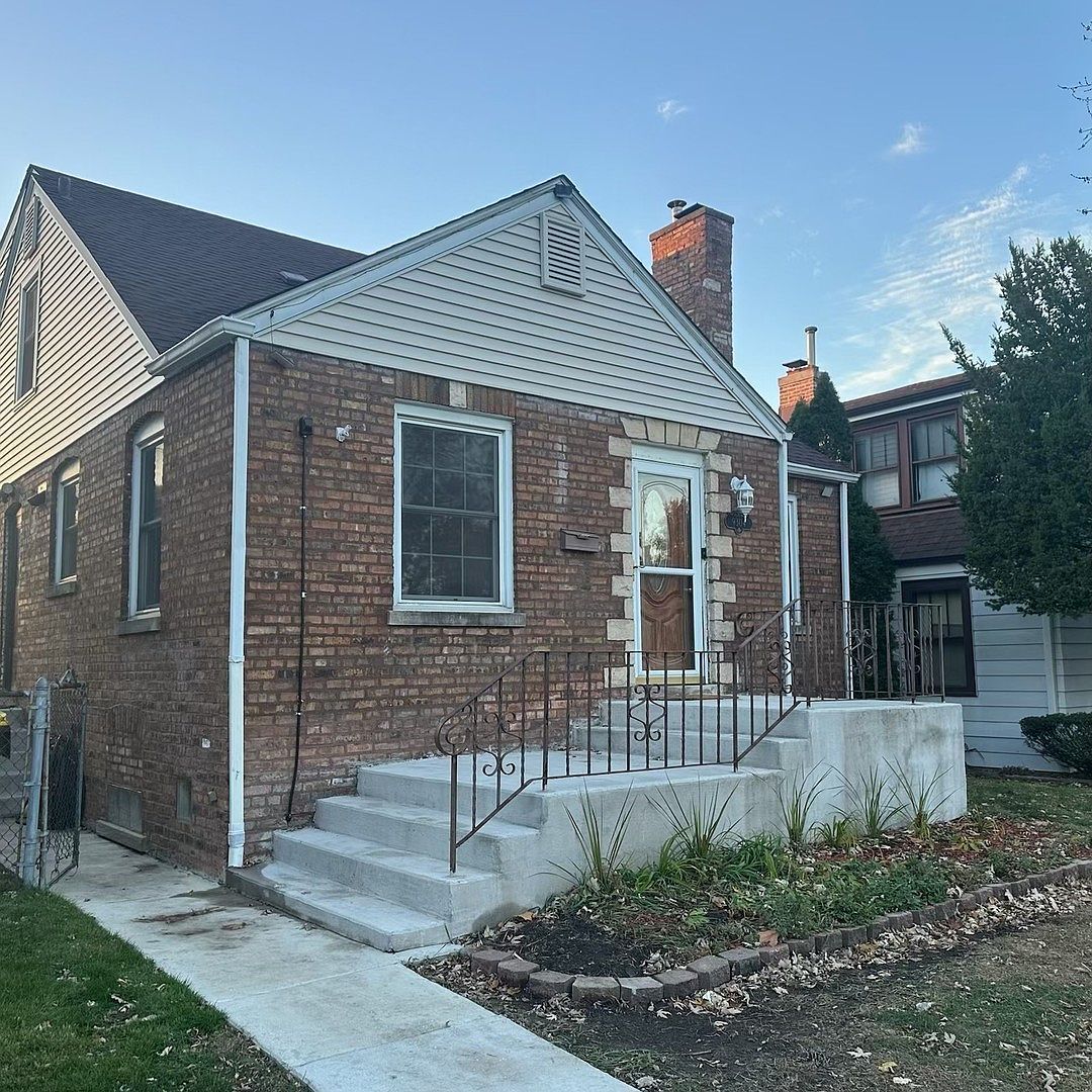 9304 S Utica Ave Evergreen Park, IL 60805 - Thumbnail 2