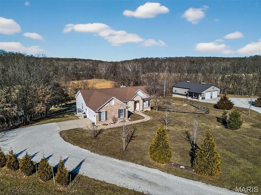 113 Bridlespur Ct Hawk Point, MO 63349 - Thumbnail 2